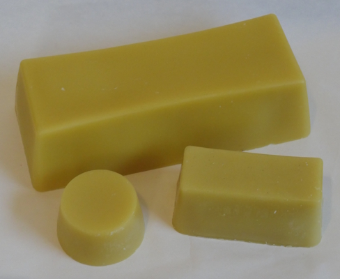 Bienenwachsblöcke (Quelle: R. Haag, 2026)